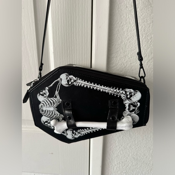 Gothic Shoulder Bag Purse Coffin Box Halloween Accessories (Black) - Picture 6 of 13